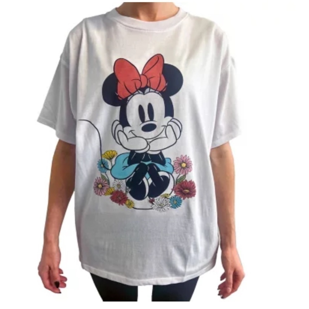 NWT Large Minnie Mouse top with embroidery